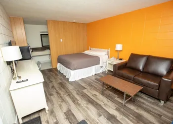 Camrose Motel hotel thumbnail 5