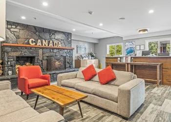 Basecamp Lodge Canmore hotel thumbnail 3