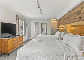Basecamp Lodge Canmore hotel thumbnail 8