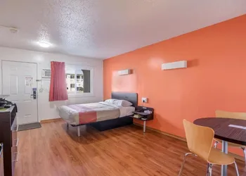 Motel Bo (Camrose) hotel thumbnail 4