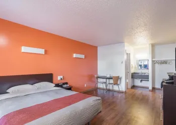 Motel Bo (Camrose) hotel thumbnail 6