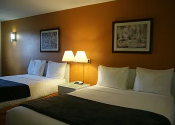 R & R Inn & Suites hotel thumbnail 4