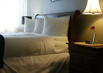 R & R Inn & Suites hotel thumbnail 5