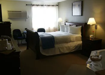 R & R Inn & Suites hotel thumbnail 7