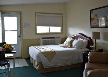 Centre Suites Inns Motel hotel thumbnail 5