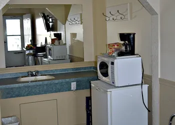 Centre Suites Inns Motel hotel thumbnail 6