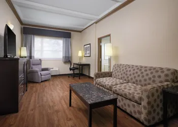 Best Western Plus Kamloops Hotel hotel thumbnail 7