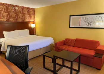 Spark by Hiton Bettendorf Quad Cities hotel thumbnail 5