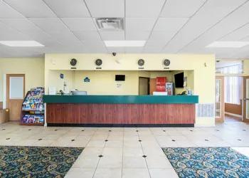 OYO Hotel Oklahoma City South I-35 and SE 29th hotel thumbnail 3