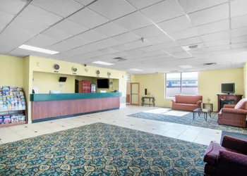 OYO Hotel Oklahoma City South I-35 and SE 29th hotel thumbnail 4