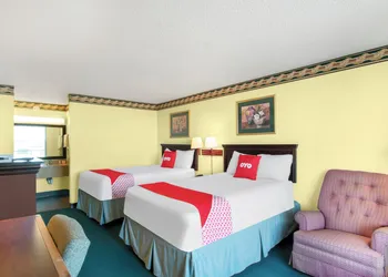 OYO Hotel Oklahoma City South I-35 and SE 29th hotel thumbnail 6