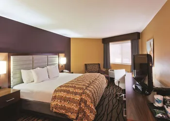 La Quinta Inn & Suites by Wyndham Butte hotel thumbnail 7