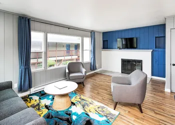 Clarion Inn Surfrider Resort hotel thumbnail 7