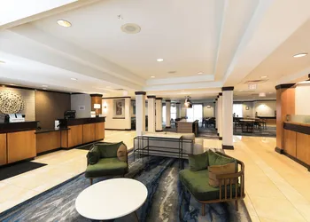 Fairfield Inn & Suites by Marriott Milwaukee Airport hotel thumbnail 3