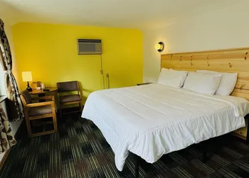 Quality Lodge hotel thumbnail 8