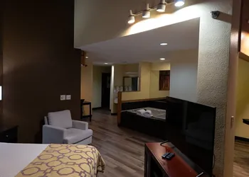Baymont by Wyndham Battle Creek Downtown hotel thumbnail 3