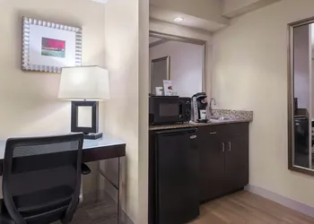 Holiday Inn Express & Suites Kendall East Miami by IHG hotel thumbnail 4