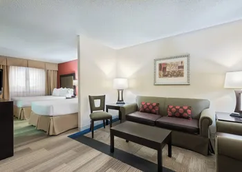 Holiday Inn Express & Suites Kendall East Miami by IHG hotel thumbnail 7