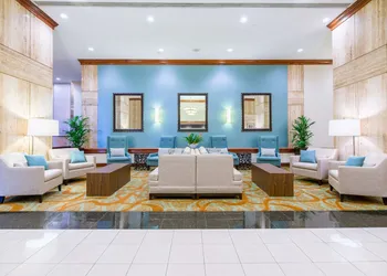 Doubletree by Hilton Philadelphia Airport hotel thumbnail 3
