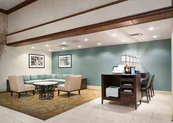 Doubletree by Hilton Philadelphia Airport hotel thumbnail 4