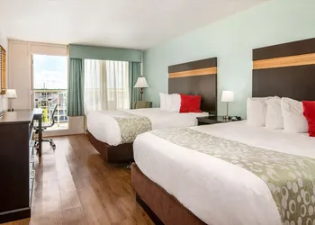 Ramada Plaza by Wyndham Nags Head Oceanfront hotel thumbnail 4