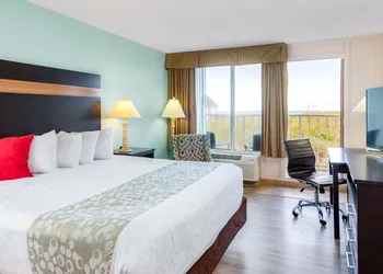 Ramada Plaza by Wyndham Nags Head Oceanfront hotel thumbnail 6