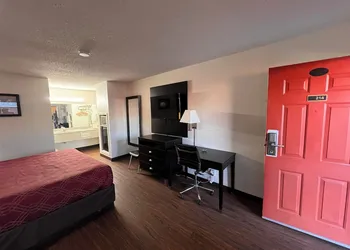 Econo Lodge Inn & Suites Tuscaloosa I-20 hotel thumbnail 7