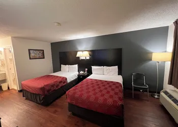 Econo Lodge Inn & Suites Tuscaloosa I-20 hotel thumbnail 8