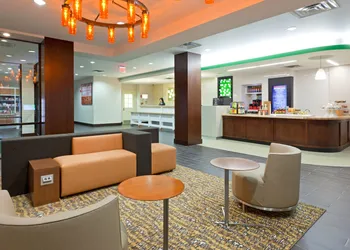 Holiday Inn Clark - Newark Area by IHG hotel thumbnail 2