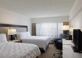 Holiday Inn Clark - Newark Area by IHG hotel thumbnail 3