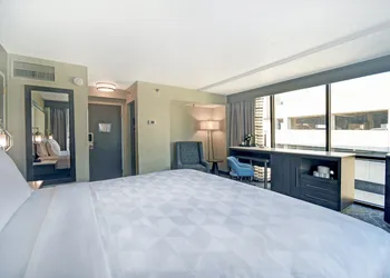 Holiday Inn Downtown Memphis by IHG hotel thumbnail 8