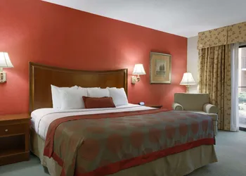 Ramada by Wyndham Raleigh hotel thumbnail 7