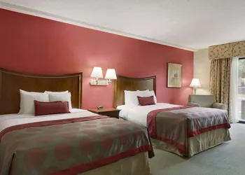 Ramada by Wyndham Raleigh hotel thumbnail 8