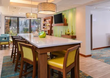 Hampton Inn Seattle-Airport hotel thumbnail 2
