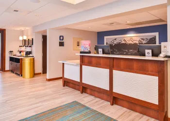 Hampton Inn Seattle-Airport hotel thumbnail 3