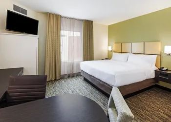 Candlewood Suites Lenexa - Overland Park Area by IHG hotel thumbnail 2