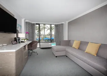 Crowne Plaza Costa Mesa Orange County by IHG hotel thumbnail 2