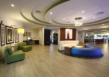 Holiday Inn Express & Suites Lakeland South by IHG hotel thumbnail 2