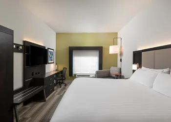 Holiday Inn Express & Suites Lakeland South by IHG hotel thumbnail 7