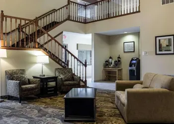 Quality Suites Near West Acres hotel thumbnail 3
