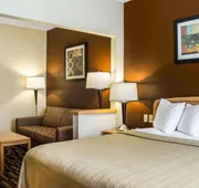 Quality Suites Near West Acres hotel detail image 7