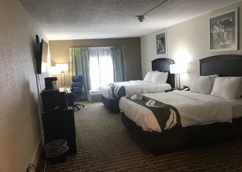 Quality Inn Vincennes hotel thumbnail 4