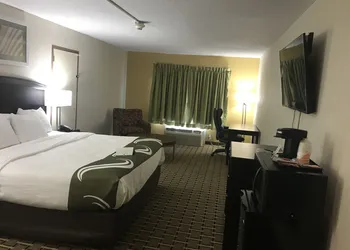 Quality Inn Vincennes hotel thumbnail 5
