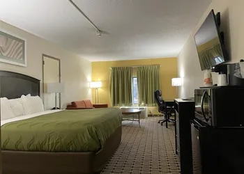 Quality Inn Vincennes hotel thumbnail 6