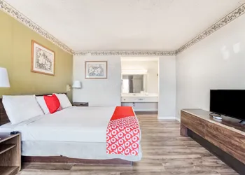 OYO Hotel Brownwood Hwy 67 hotel thumbnail 6