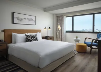 Sonesta Irvine John Wayne Airport hotel thumbnail 5