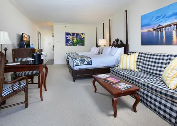 Inn at Pelican Bay hotel thumbnail 6