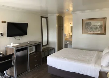 Gilroy Inn hotel thumbnail 6