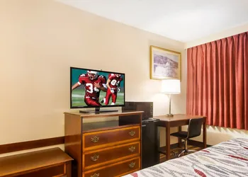 Red Roof Inn Winchester - Lexington East hotel thumbnail 7