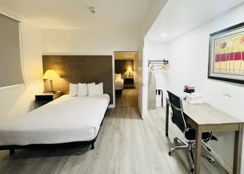 Ramada by Wyndham San Diego Airport hotel thumbnail 5